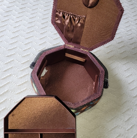 Flower Power Sewing Box - Picture 3 of 3